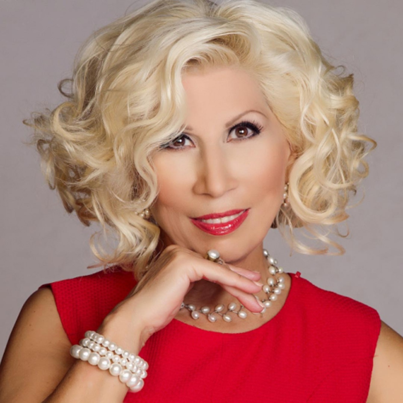 Silvia Katsarova <br> Popular Bulgarian pop singer, vocalist of LZ